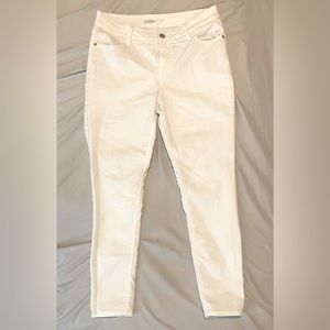Old Navy super skinny ankle mid rise white jeans 6
